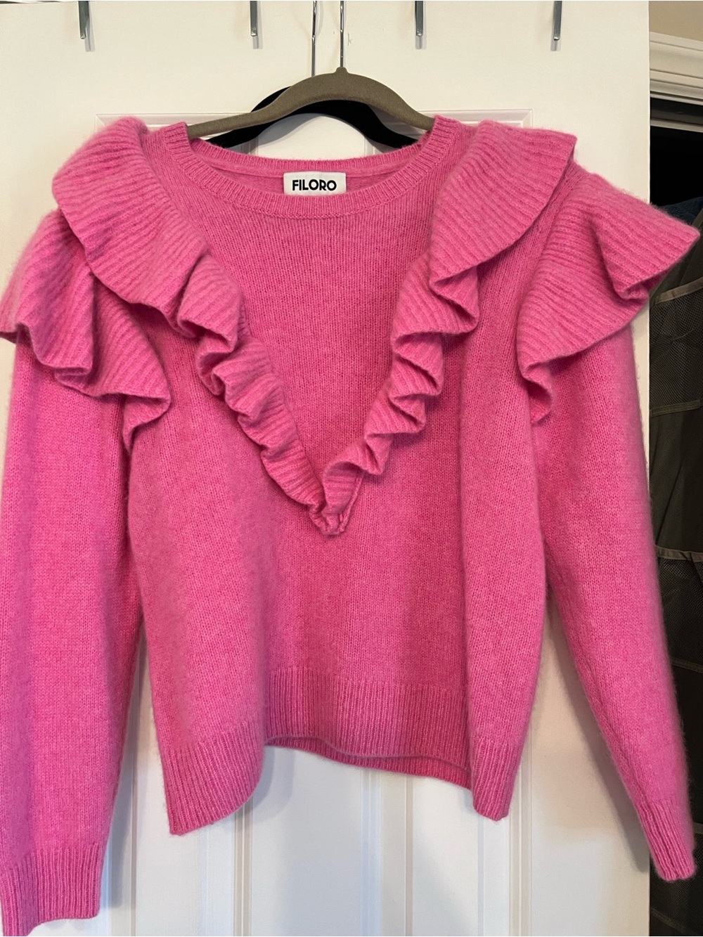 Filoro 100% Cashmere pink Sweater with ruffles
